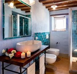 5 Bedroom Villa with Pool near Cortona, Sleeps 10